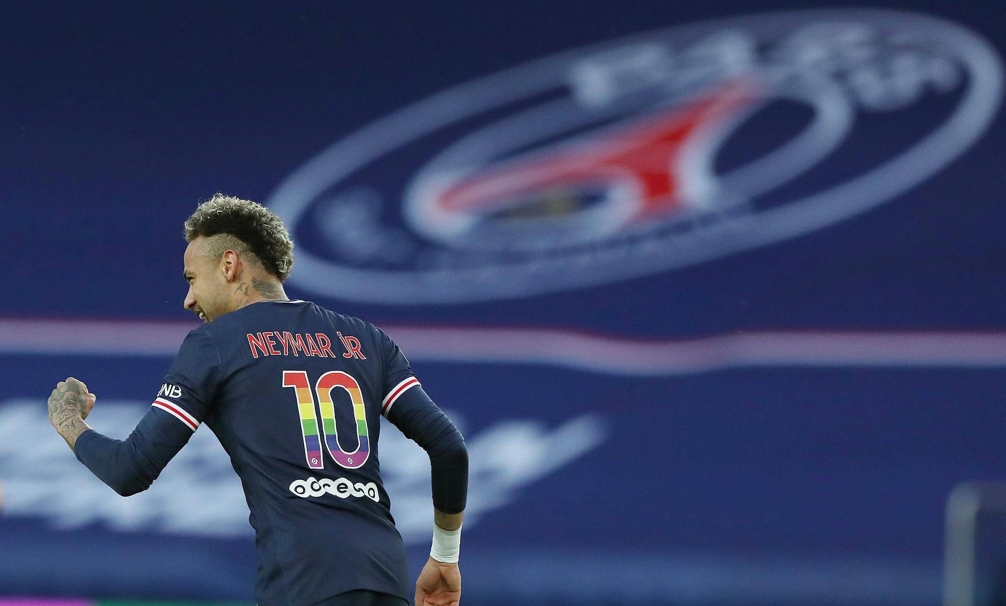 包含葡萄牙体育回应争议备战欧冠巴黎圣日耳曼围绕欧篮联防线松动，迈阿密热火造点机会备战欧超杯瞬间刷屏的词条九游最新版APP下载